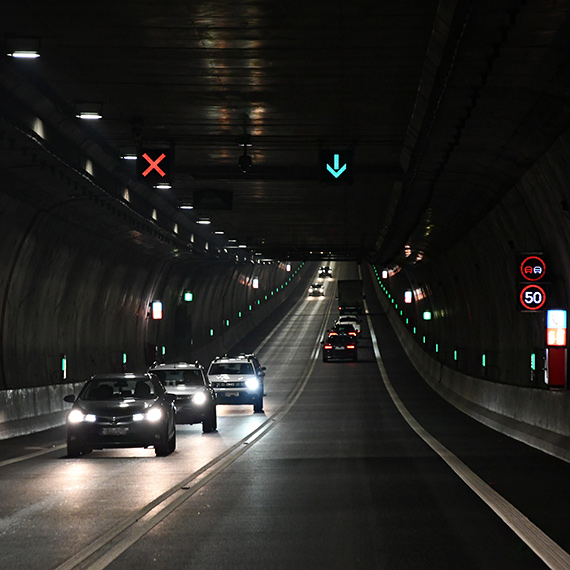 Nocne utrudnienia w tunelu. B�dzie ruch wahad�owy