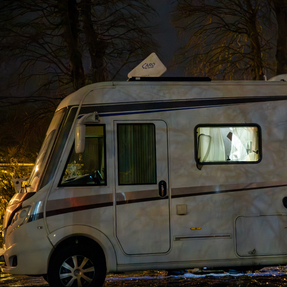 W�amanie do campera na Basenie P�nocnym. Policja prowadzi �ledztwo