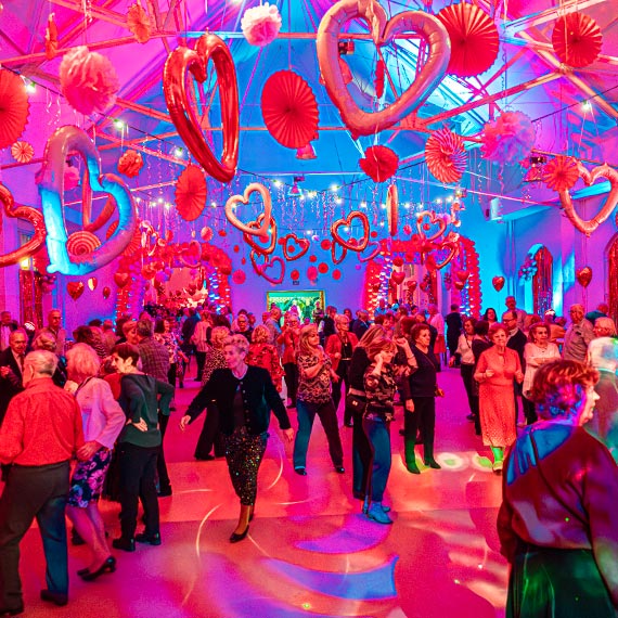 �winoujskie Walentynki; dzie� drugi. W Sali MDK bawili si� seniorzy. Zobacz film! 