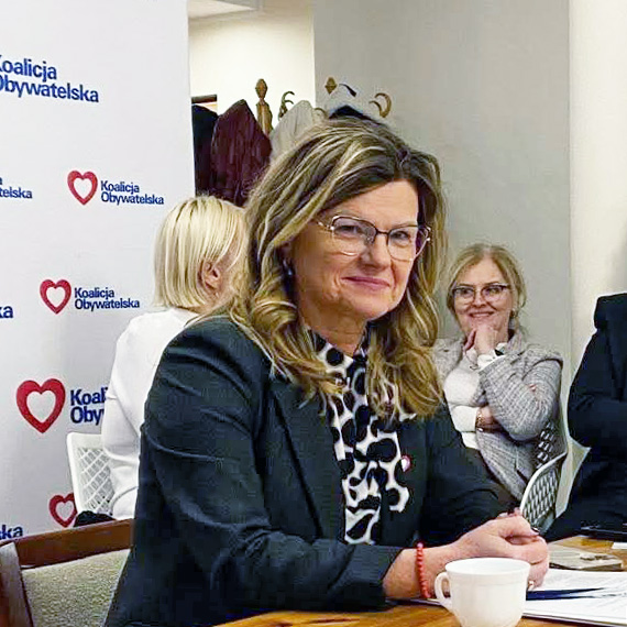 El�bieta Jab�o�ska z wyra�nym poparciem cz�onk�w KO w �winouj�ciu