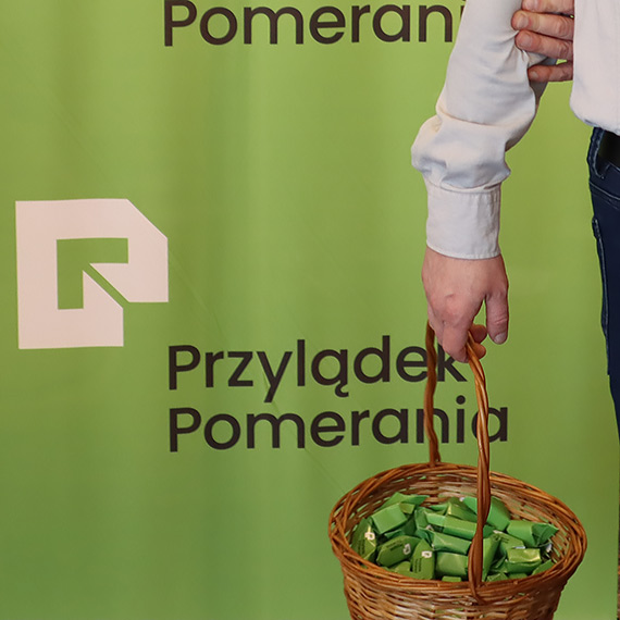 Wolontariat i ci�ki sprz�t. Dwa obrazy jednej inwestycji na Warszowie