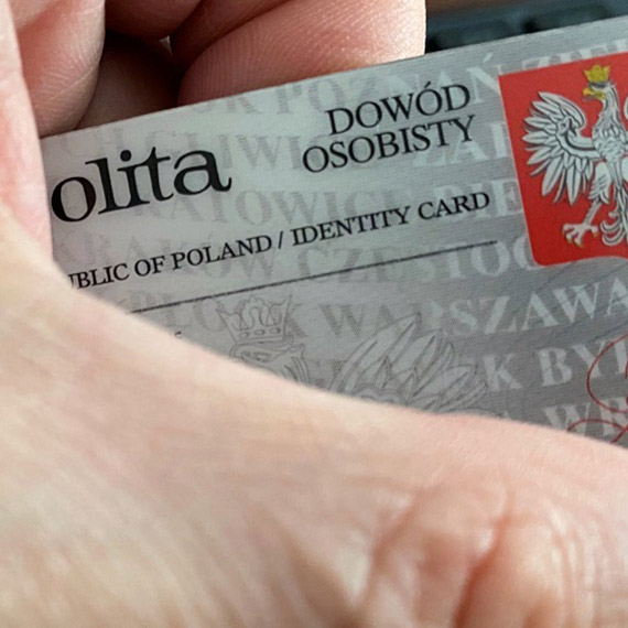 Polakom potrzebna jest szersza edukacja. Tylko ponad 7,5 mln osób w ub.r. mia³o zastrze¿ony numer PESEL