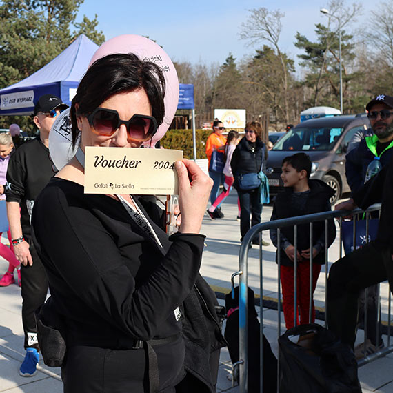 Radosna promenadowa rywalizacja pa� tu� przed Dniem Kobiet 