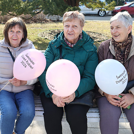 Radosna promenadowa rywalizacja pa� tu� przed Dniem Kobiet 