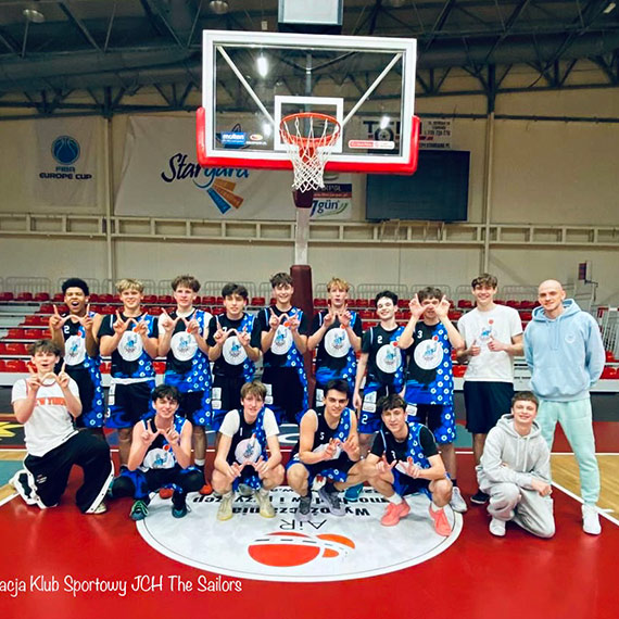 Cenne zwyci�stwo naszych koszykarzy w Stargardzie