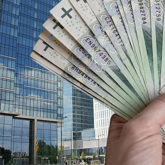 Rekordowy rok dla rynku najmu zwrotnego. ��czna warto�� transakcji si�gn�a 3,5 mld z�. Ich liczba wzros�a o 25-30 proc. r/r