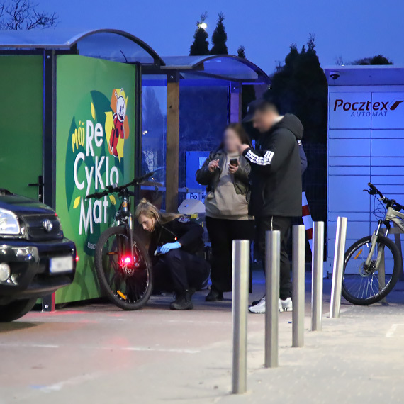 Odzyskany rower na parkingu Biedronki. Wskazali go świadkowie