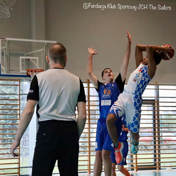 Koszykarski pokaz si�y w �winouj�ciu. The Sailors rozbili Kotwic� Ko�obrzeg