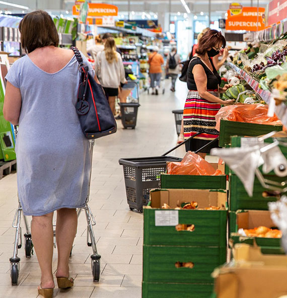 Sklepy czeka prawdziwy szturm. Polacy znowu ruszą na świąteczne zakupy w ostatniej chwili