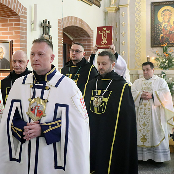 Od czwartkowej mszy �wi�tej wieczerzy pa�skiej rozpocz�y si� obchody Triduum Paschalnego; m�ki, �mierci i  zmartwychwstania Chrystusa