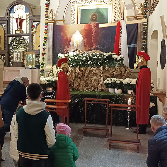 Pi�tkowy wiecz�r w �winoujskim sanktuarium, �a�oba przepleciona  z nadziej�