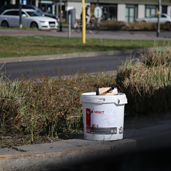 P�dzel zosta� na wysepce. Remont przy ulicy 11 Listopada z drobnym akcentem na �wi�ta