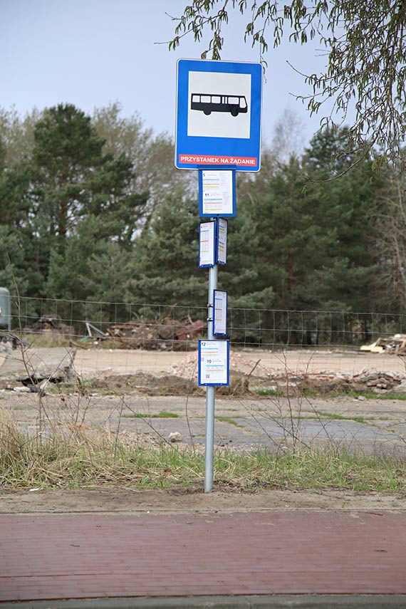 Przystanek dla… wytrwa�ych. Kto chce jecha� „10” albo „12”, musi najpierw ukl�kn��