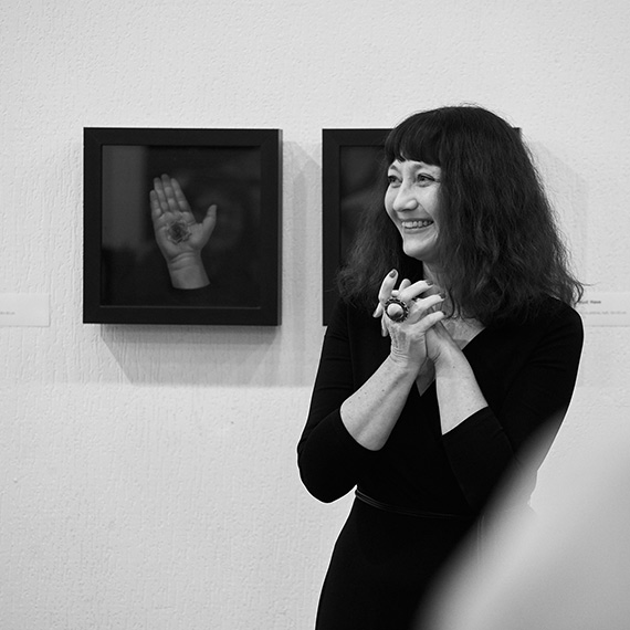 Sama jestem ziemi�, sama jestem niebem Malarstwo Beaty Ewy Bia�eckiej w galerii ms44