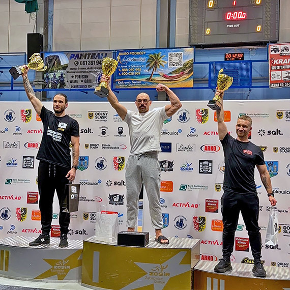 �winouj�cie z medalami Mistrzostw Europy. Andrzej Cisowski broni tytu�u, Natalia Lenda i Jerzy Pi�rski wicemistrzami