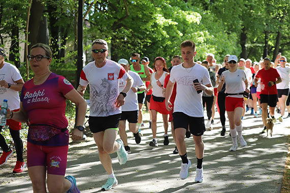 Bia�o-czerwony 446. parkrun