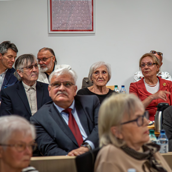 Samorz�dowcy spotkali si� po latach. Wspomnienia, refleksje i rozmowy. Zobacz film!