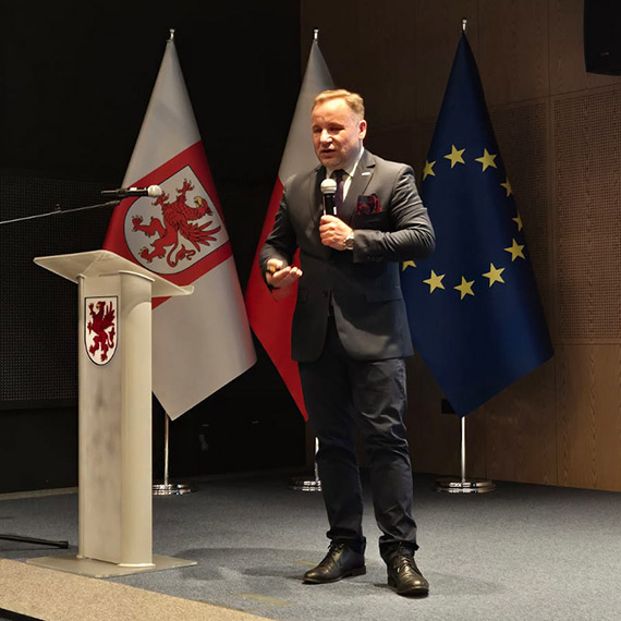Miliony z Unii na rozw�j zachodniopomorskich firm. Fina� akcji „Funduszowy Maj” w Szczecinie