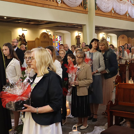 Z udziałem arcybiskupa Wiesława Śmigla. 60 lat w służbie Bogu i ludziom. Ksiądz Prałat Kazimierz Sasadeusz i 20 innych kapłanów diecezji świętowało rocznicę swoich święceń