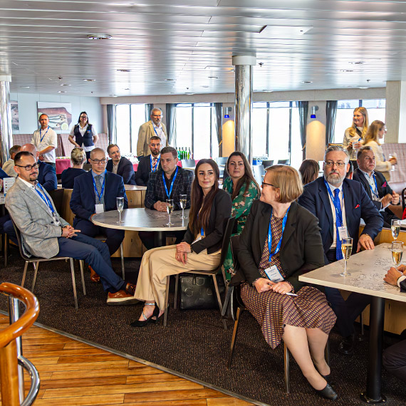 Finnlines �wi�tuje sukces trasy �winouj�cie - Malm� i zapowiada dalszy rozw�j po��czenia. Zobacz film!