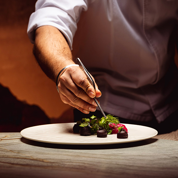 �winouj�cie smakuje Michelin. Oyster i Polonaise w przewodniku Michelin 2026