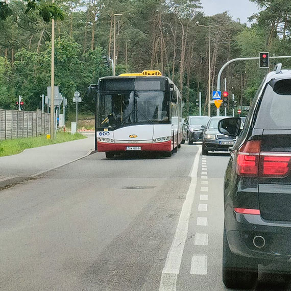Przegubowiec w �winouj�ciu unieruchomiony. Teraz czeka na diagnoz�