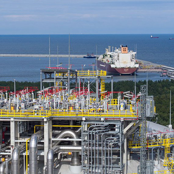 10 lat od pierwszej komercyjnej dostawy do Terminala LNG w �winouj�ciu