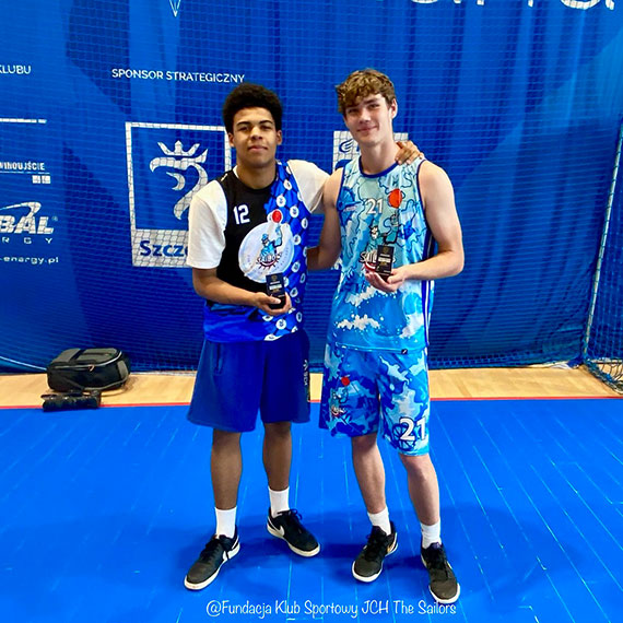Br�zowy medal dla The Sailors �winouj�cie. Dw�ch zawodnik�w wyr�nionych w najlepszych pi�tkach sezonu!