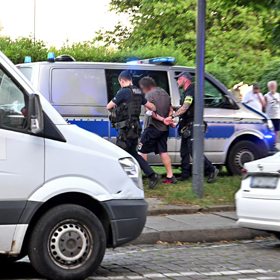 Interwencja policji podczas Dni Morza. 39-latek zatrzymany z narkotykami