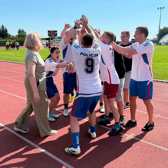 Sportowe sukcesy policjant�w z Komendy Miejskiej Policji w �winouj�ciu!