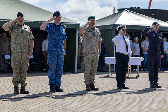 Polacy przekazali dowodzenie Sta�ym Zespo�em Si� Obrony Przeciwminowej NATO Grupa 1