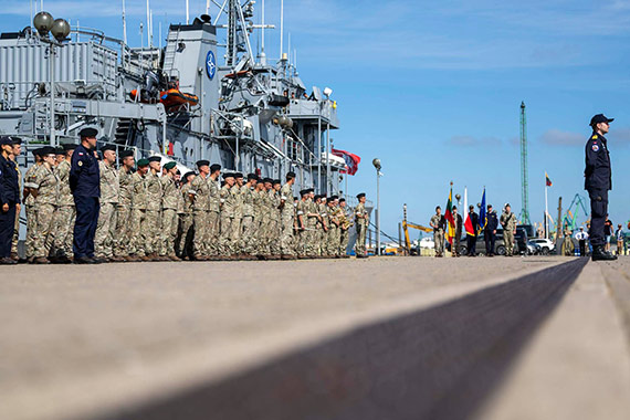 Polacy przekazali dowodzenie Sta�ym Zespo�em Si� Obrony Przeciwminowej NATO Grupa 1
