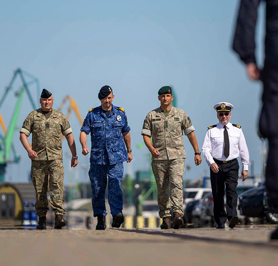 Polacy przekazali dowodzenie Sta�ym Zespo�em Si� Obrony Przeciwminowej NATO Grupa 1
