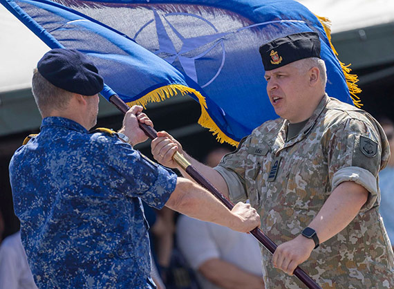 Polacy przekazali dowodzenie Sta�ym Zespo�em Si� Obrony Przeciwminowej NATO Grupa 1